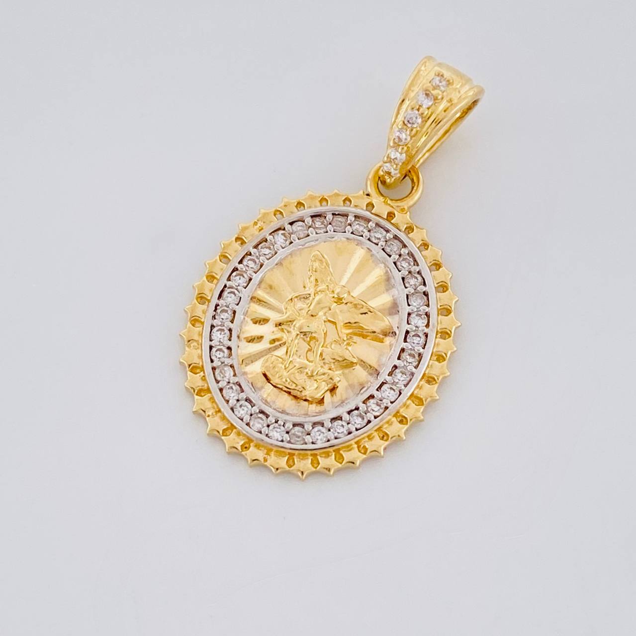 Dije Borde Estrellado San Miguel 3g / 2.6cm Dos Oros Amarillo Blanco 18K