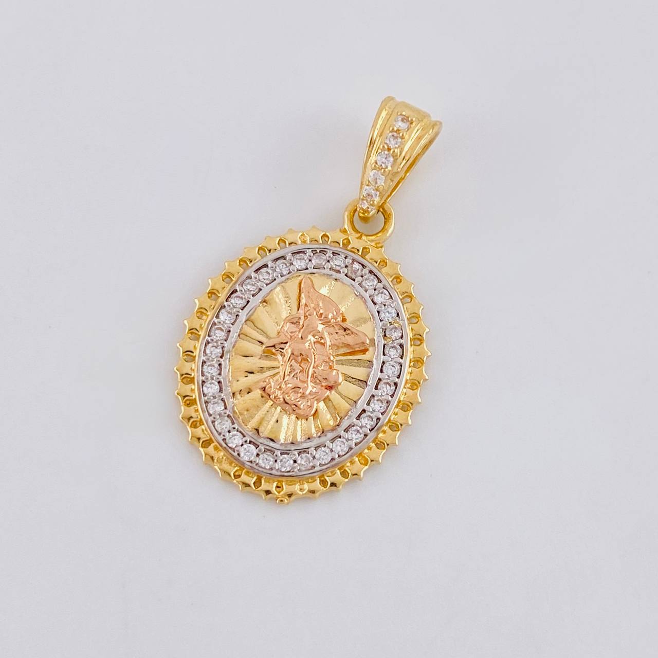 Dije Borde Estrellado San Miguel 2.85g / 2.6cm Tres Oros 18K