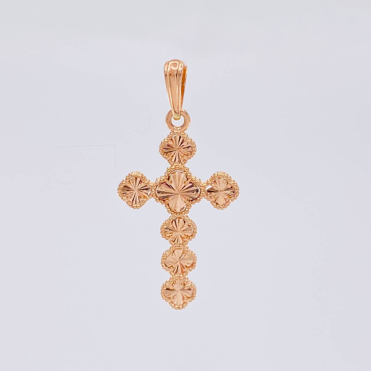 Dije Trebol Diamantado 2.65g / 3.9cm Oro Rosa 18K