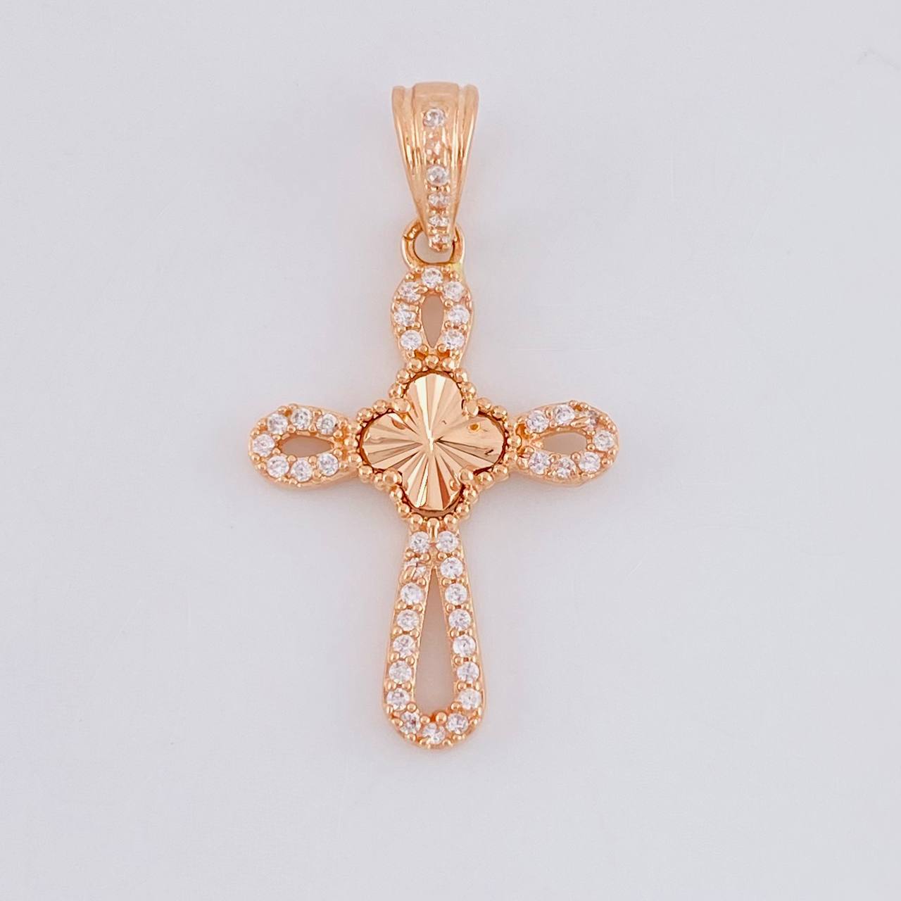 Dije Cruz Trebol Diamantado 1.8g / 3cm Oro Rosa 18K