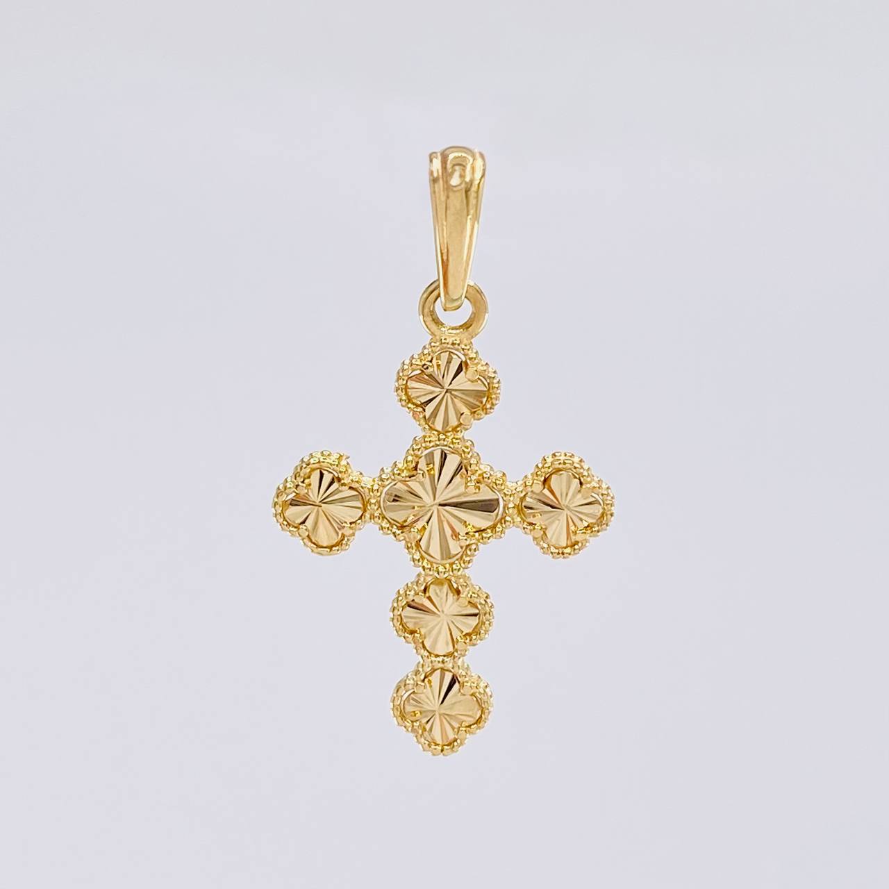 Dije Trebol Diamantado 2.45g / 3.3cm Oro Amarillo 18K