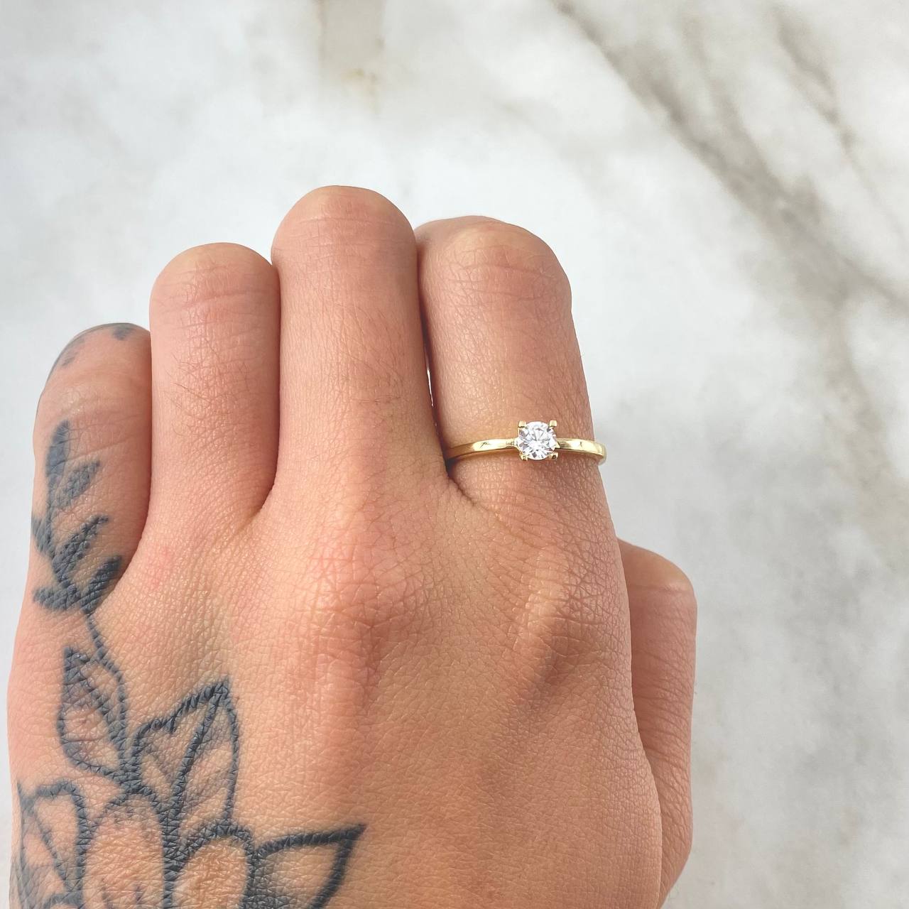 Anillo Solitario Liso  1.55gr / T6 / Oro 18K *