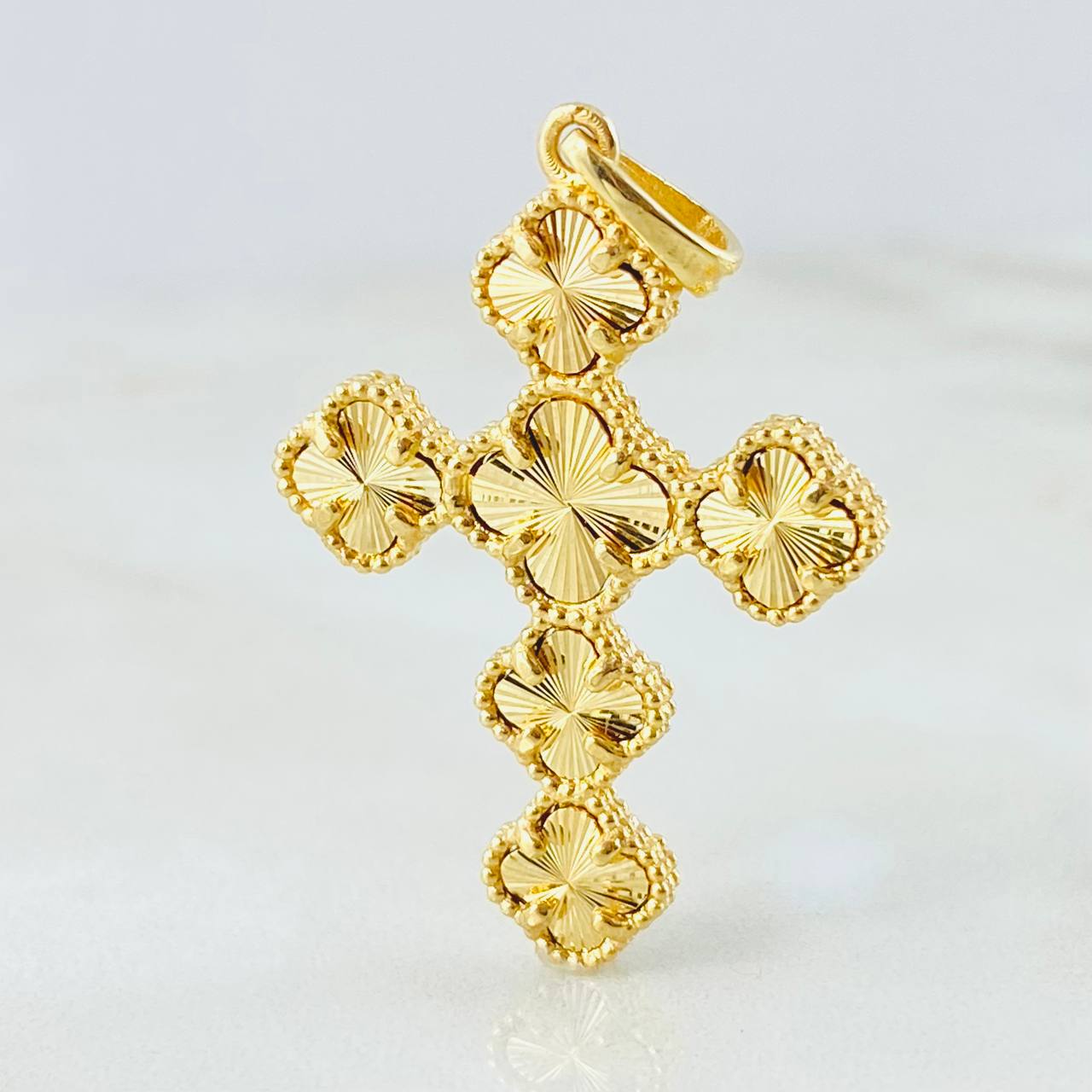 Dije Crúz Trebol Diamantada 4.95gr / 4cm / Oro Amarillo Nac.Esp. 18K