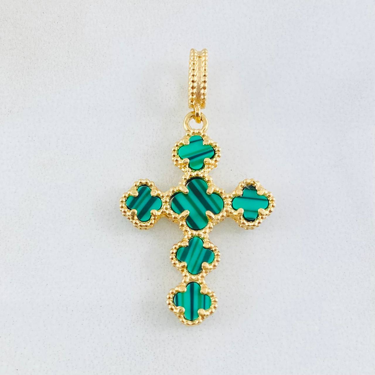 Dije Crúz Trebol Malaquita Verde 2.95gr / 3.2cm / Oro Amarillo Nac.Esp. 18K