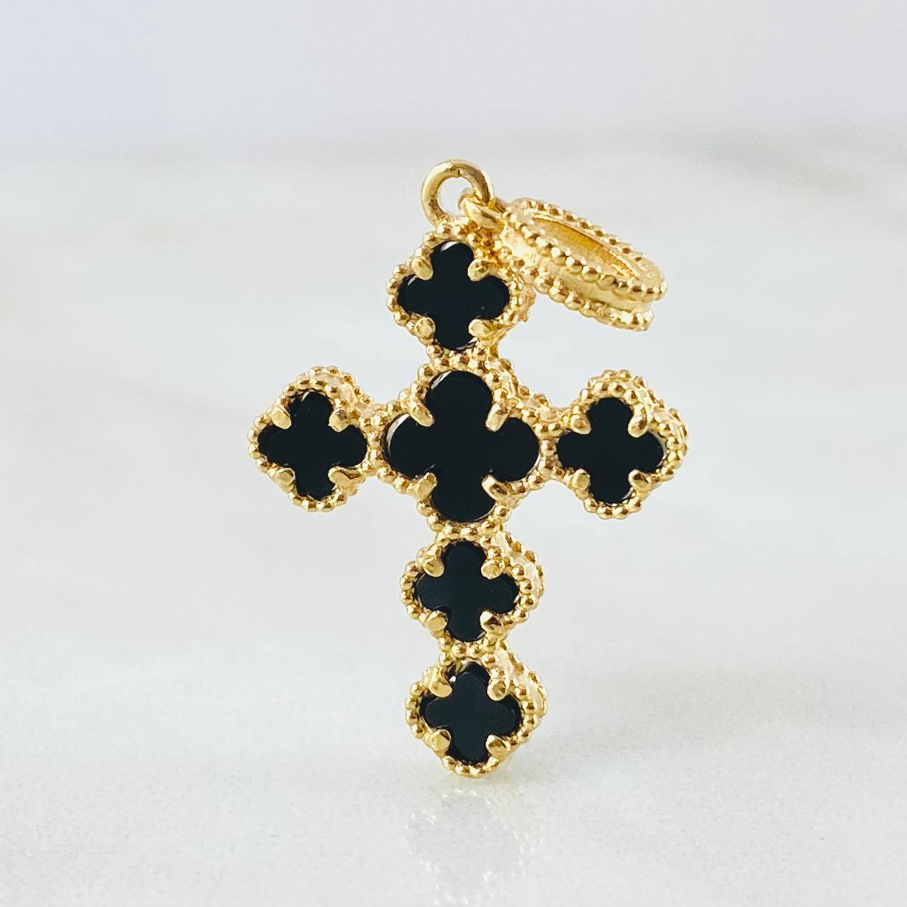 Dije Crúz Trebol Onix Negro 2.85gr / 3.2cm / Oro Amarillo Nac.Esp. 18K *