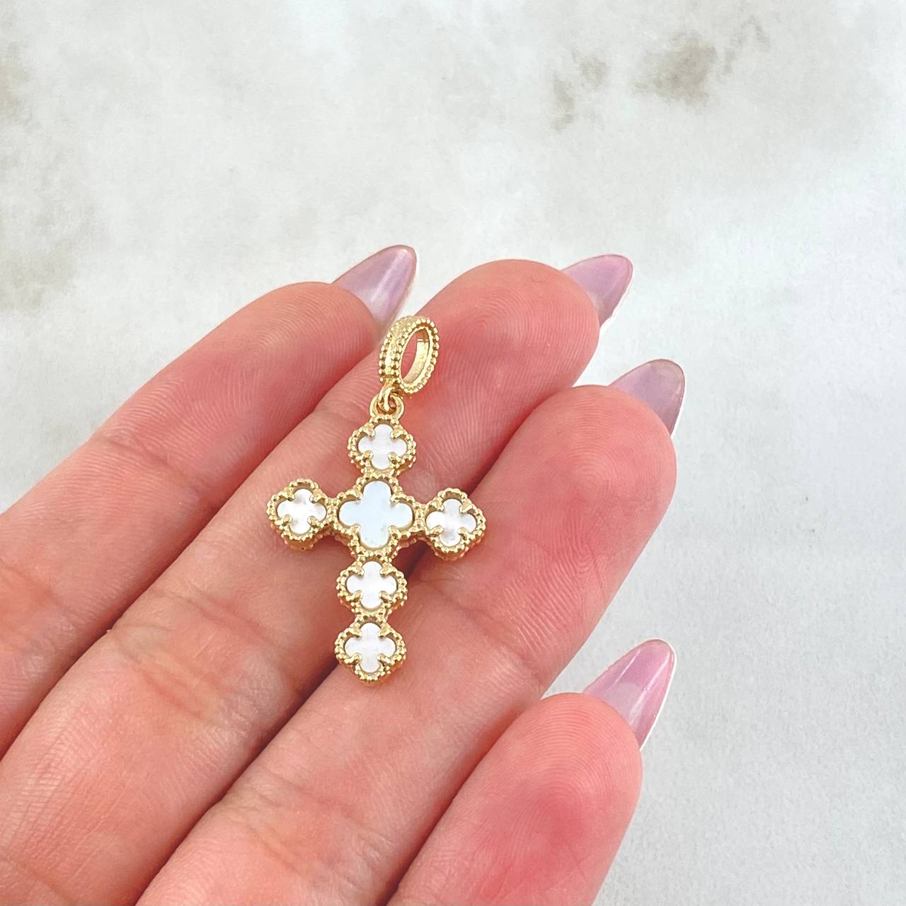 Dije Crúz Trebol Nacar Blanco 3gr / 3.2cm / Oro Amarillo Nac.Esp. 18K
