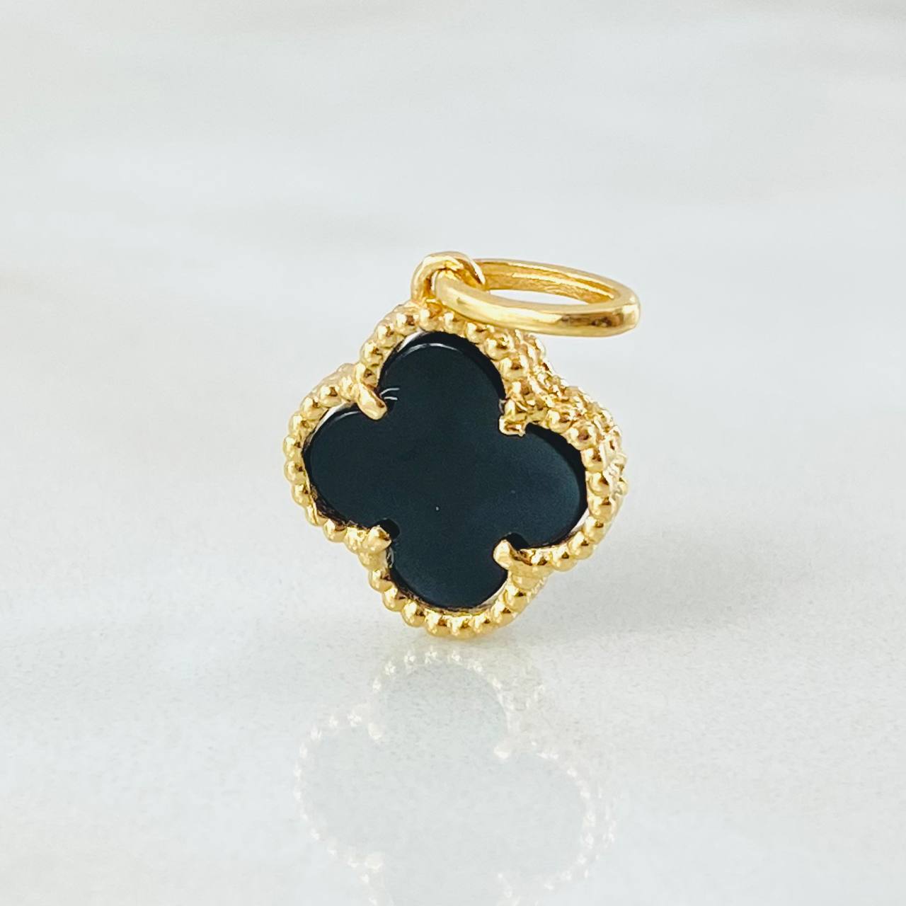 Dije Trebol Negro 1.65gr / 1.9cm / Oro Amarillo Nac.Esp. 18K *