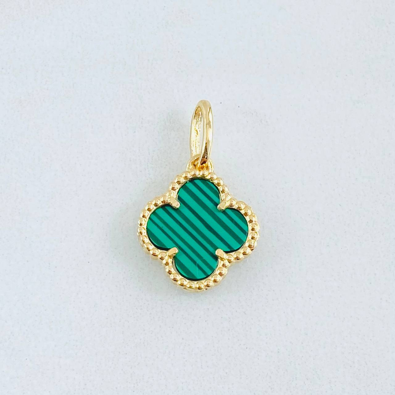 Dije Trebol Verde 1.6gr / 1.9cm / Oro Amarillo Nac.Esp. 18K *