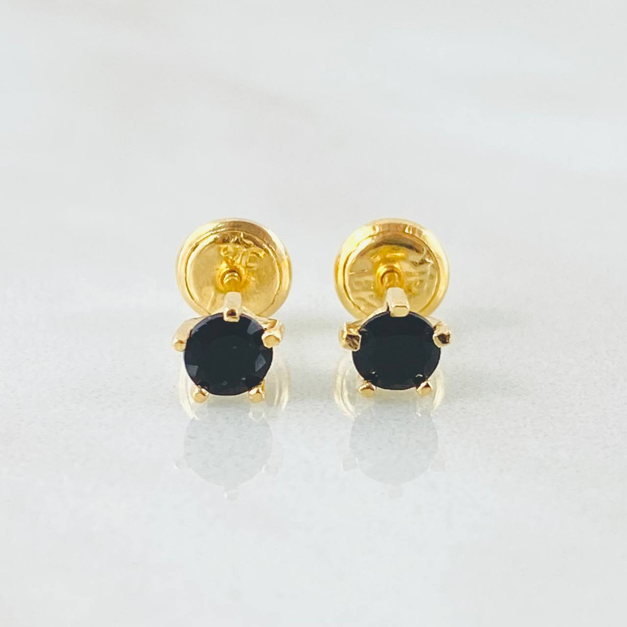 Topos Bisel Cinco Garras 0.85gr / Oro Amarillo 18K *