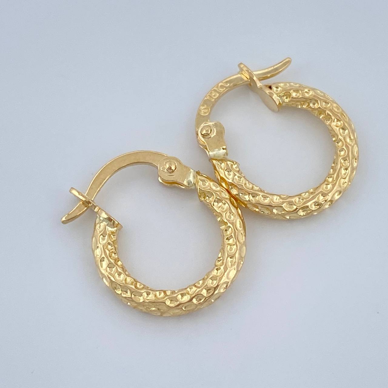 Candongas Carly 0.9gr / 1.5cm / Oro Amarillo 18K %