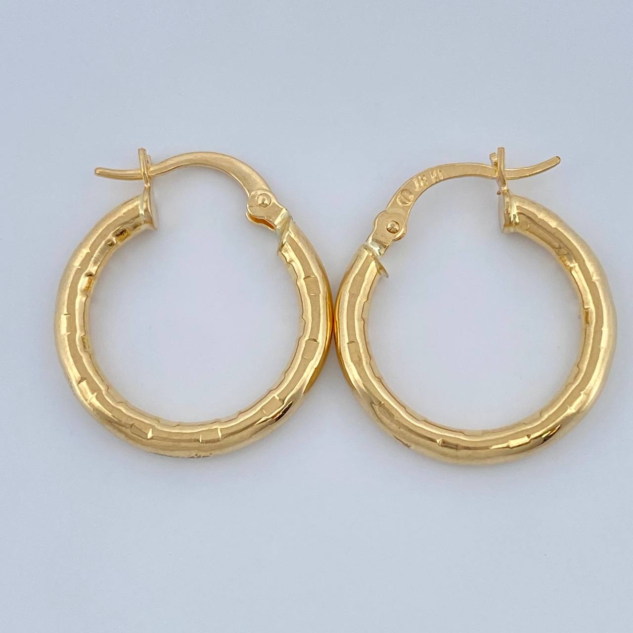 Candongas Lucero 1.6gr / 2cm / Oro Amarillo 18K %