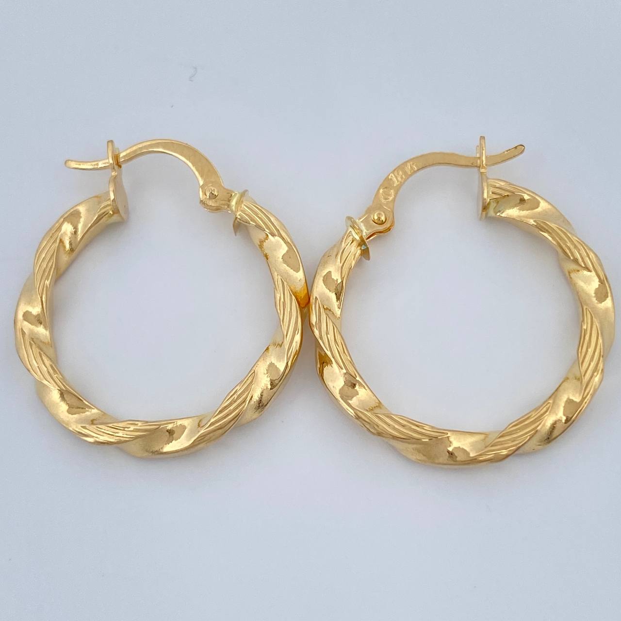 Candongas Milu 1.6gr / 2cm / Oro Amarillo 18K %
