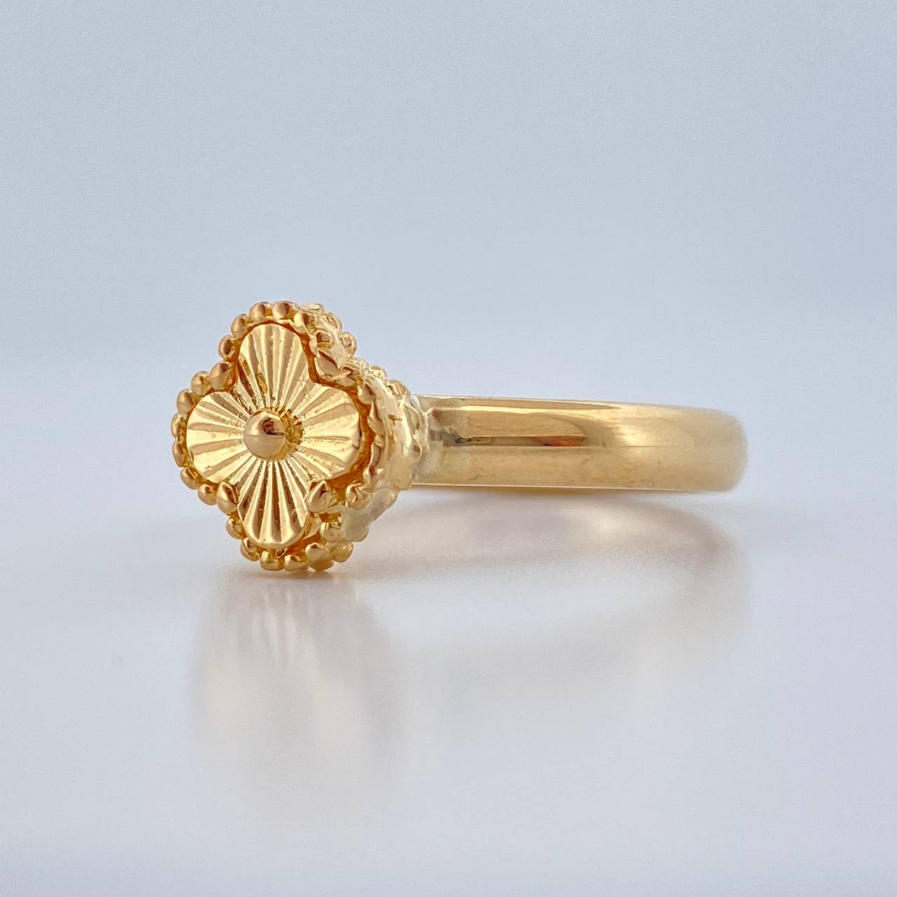 Anillo Trebol 2.3gr / T8 1/4 / Oro Amarillo 18K +