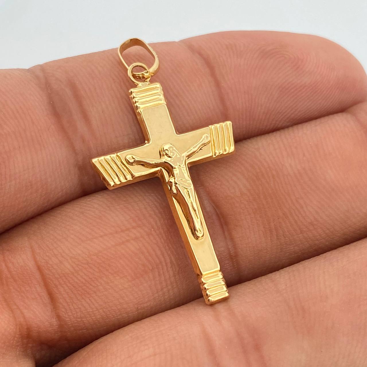 Dije Cruz Cristo 1.5gr / 4cm / Oro Amarillo 18K +
