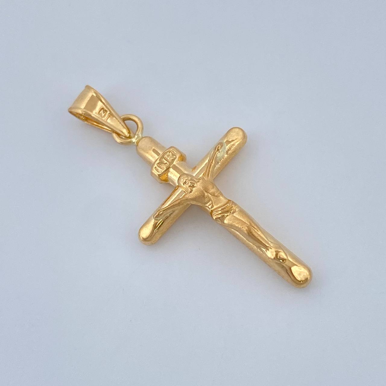 Dije Cruz Cristo 0.7gr / 2.5cm / Oro Amarillo 18K +