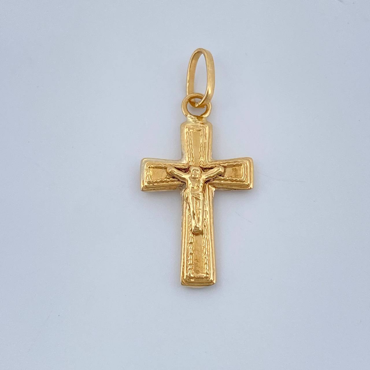 Dije Cruz Cristo 0.5gr / 2cm / Oro Amarillo 18K +
