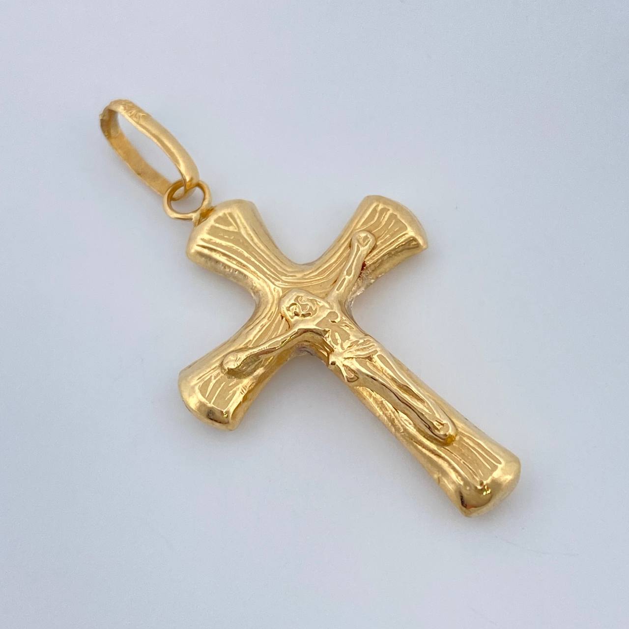 Dije Cruz Cristo 1.4gr / 3.5cm / Oro Amarillo 18K +