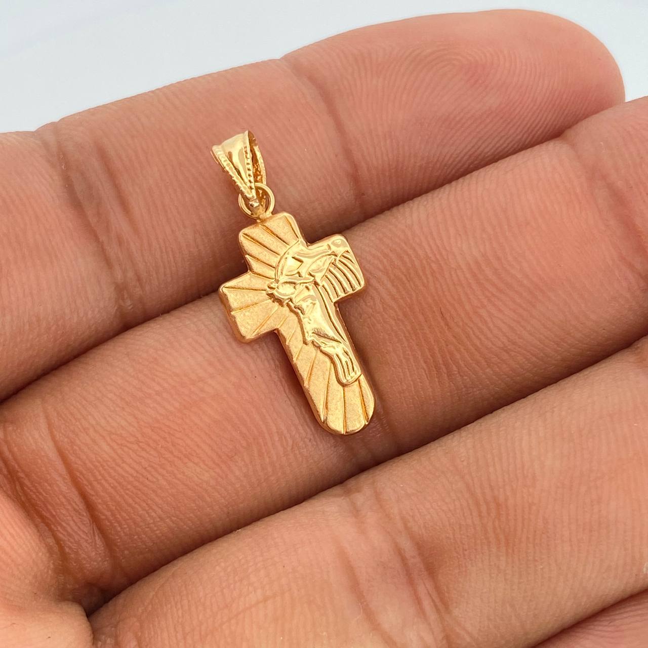 Dije Cruz Rostro Cristo 0.85gr / 2.7cm / Oro Amarillo 18K +