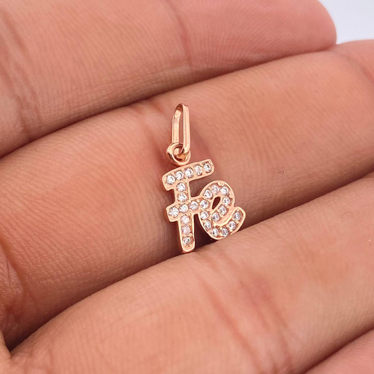 Dije Fe 0.85gr / 1.9cm-Oro Rosa 18K %