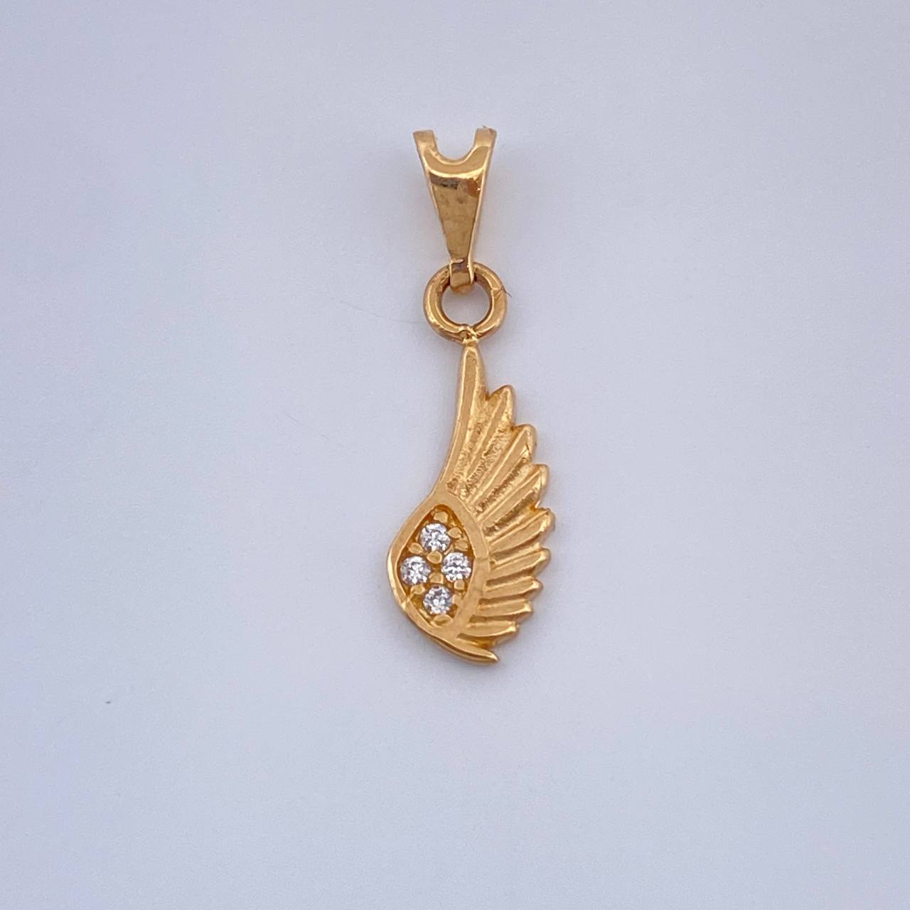 Dije Ala 0.45gr / 1.9cm-Oro Amarillo 18K %