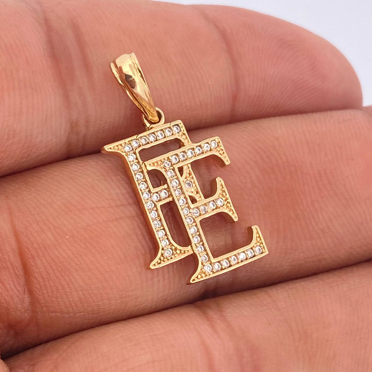 Dije Fe 2.45gr / 2.9cm-Oro Amarillo 18K %