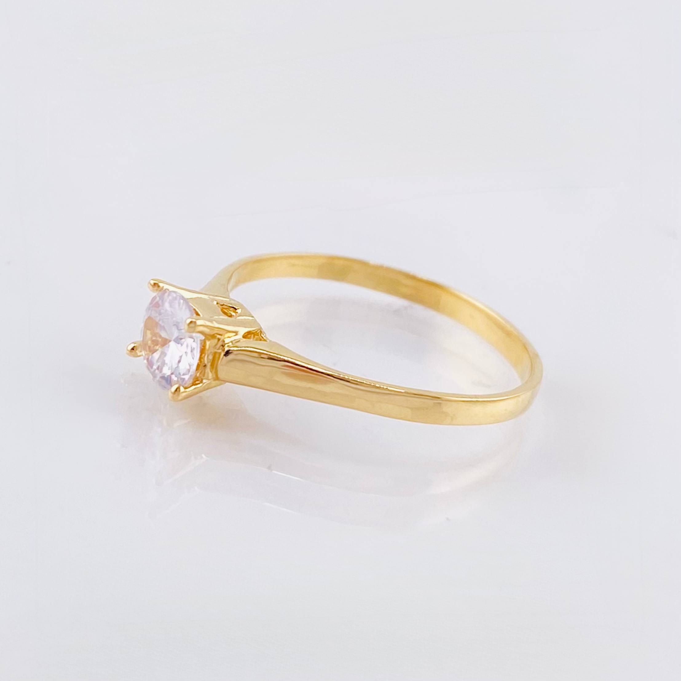 Anillo Solitario 1.65gr / T6 / Oro Amarillo 18K *