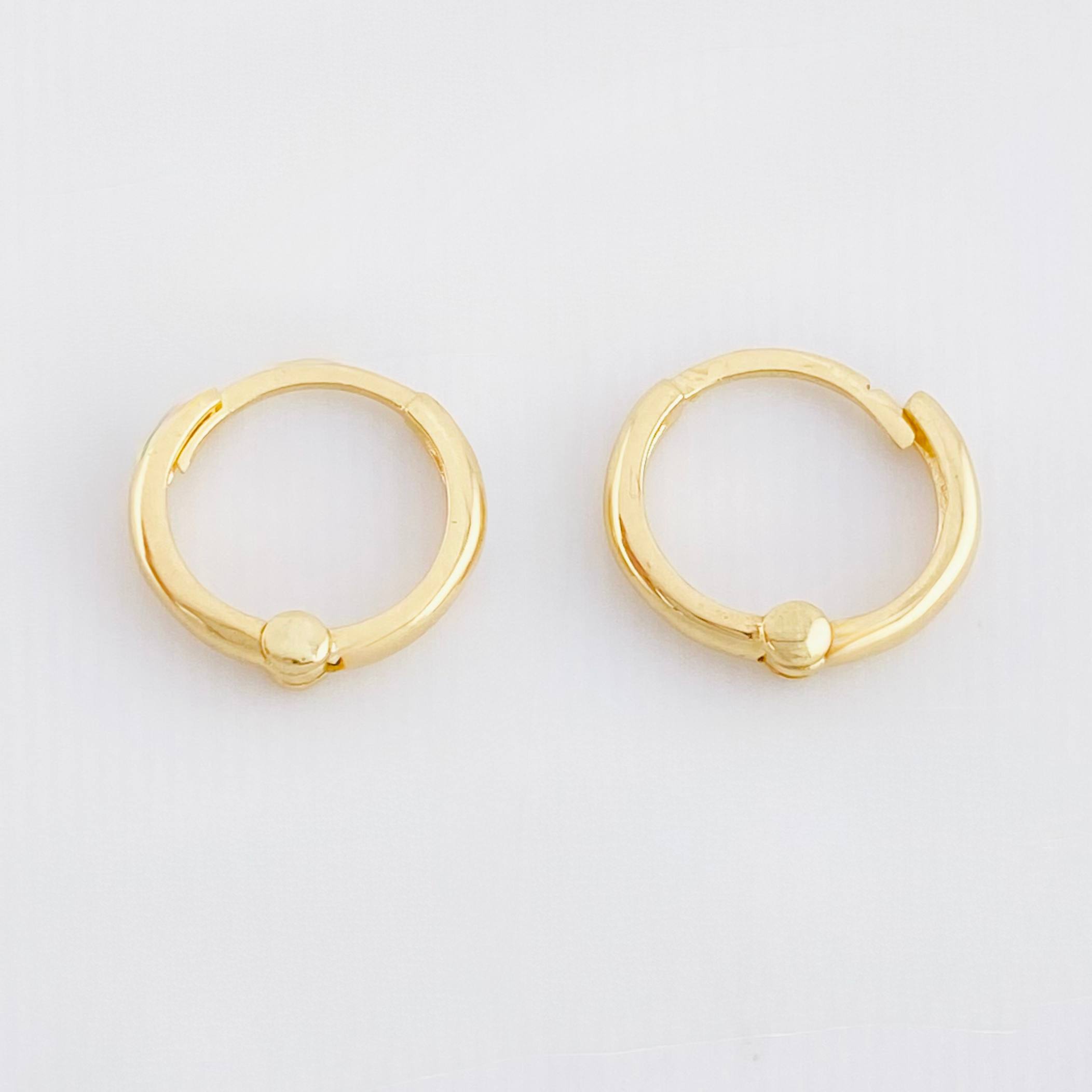 Candongas Lisas Abultadas 1.05gr / 1cm / Oro Amarillo 18K *