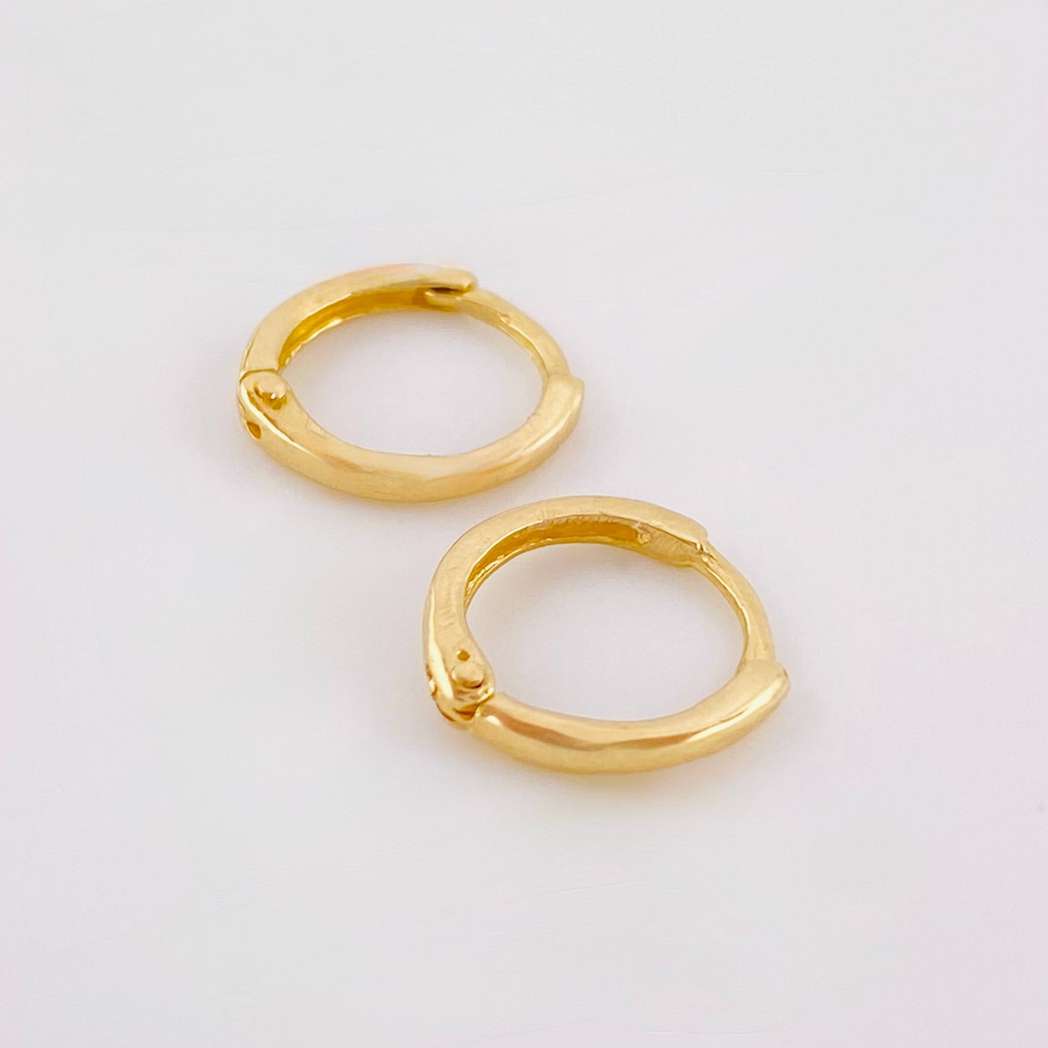 Candongas Lisas 0.75gr / 1.1cm / Oro Amarillo 18K