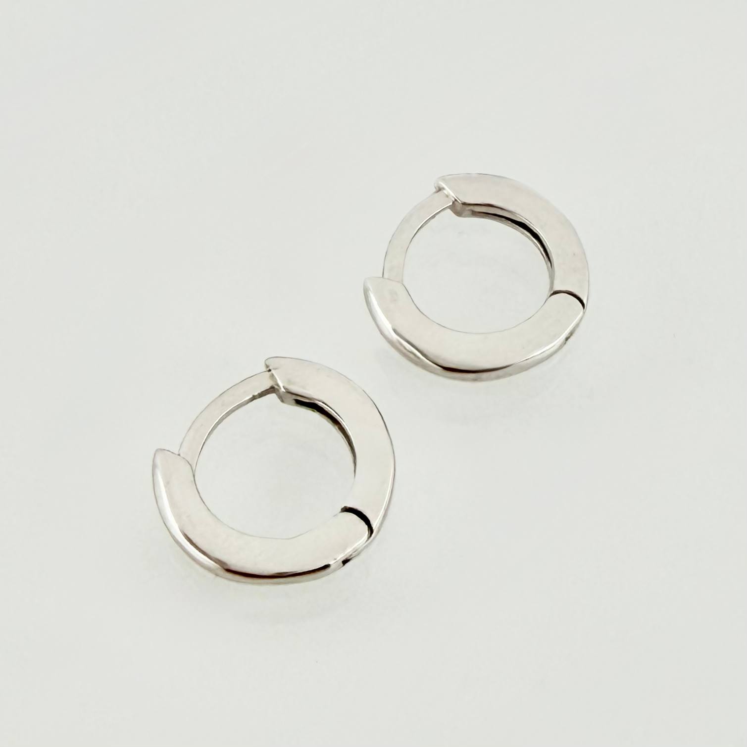 Candongas Aro Grueso 1.55gr / 1.1cm / Oro Blanco 18K