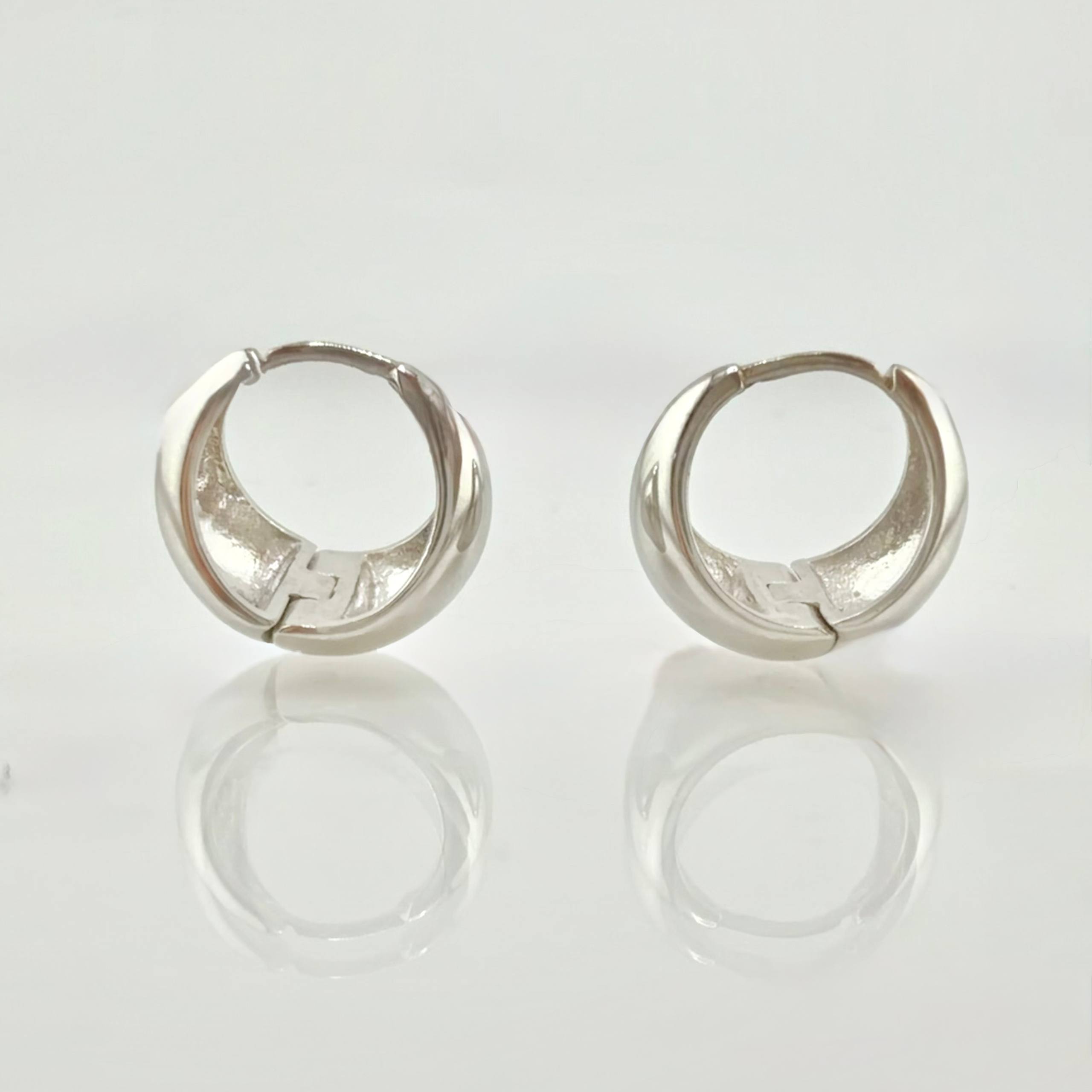 Candongas Dali 4.85gr / 1.2cm / Oro Blanco 18K ©