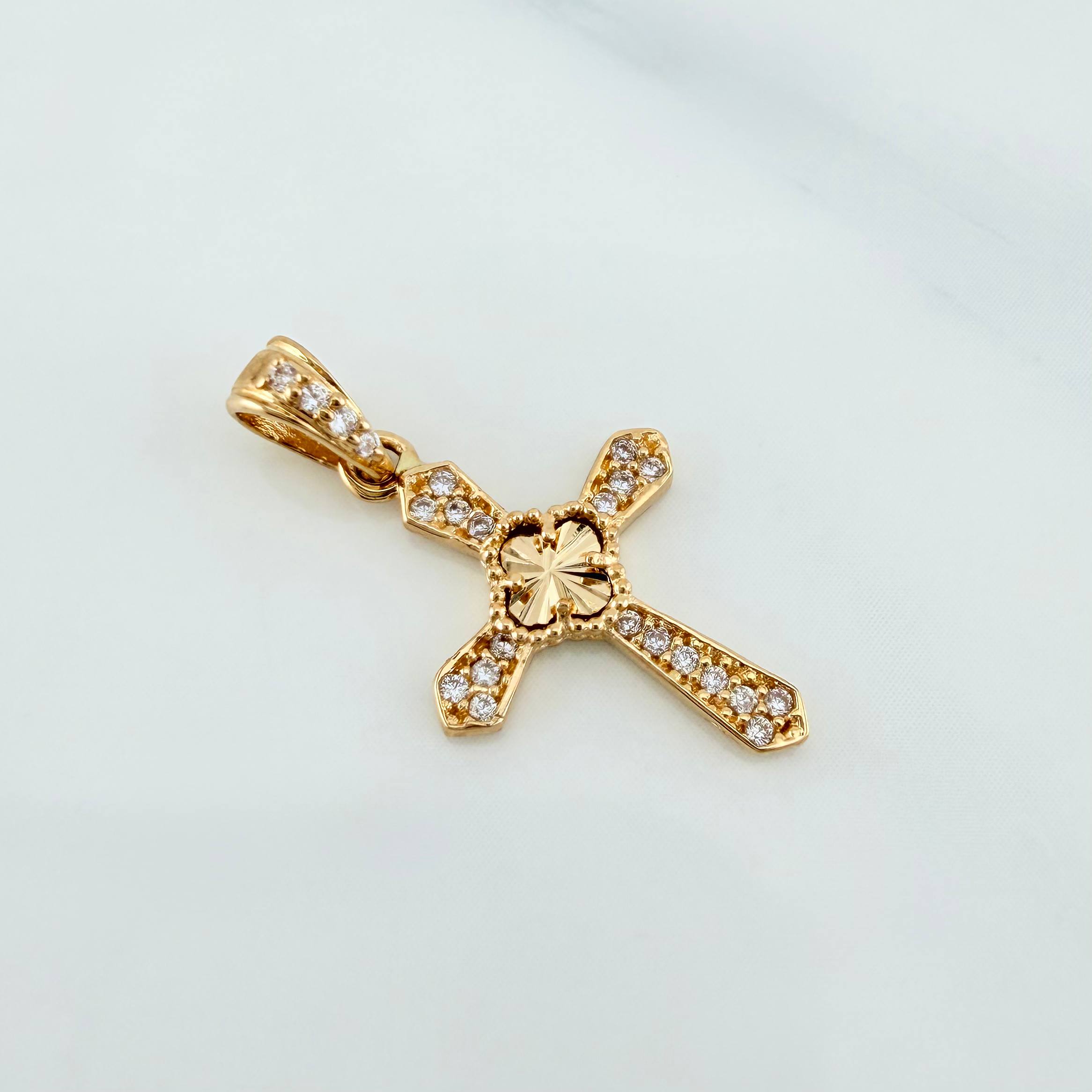 Dije Cruz Trebol 1.15 g / 2.4 cm Oro Amarillo 18K