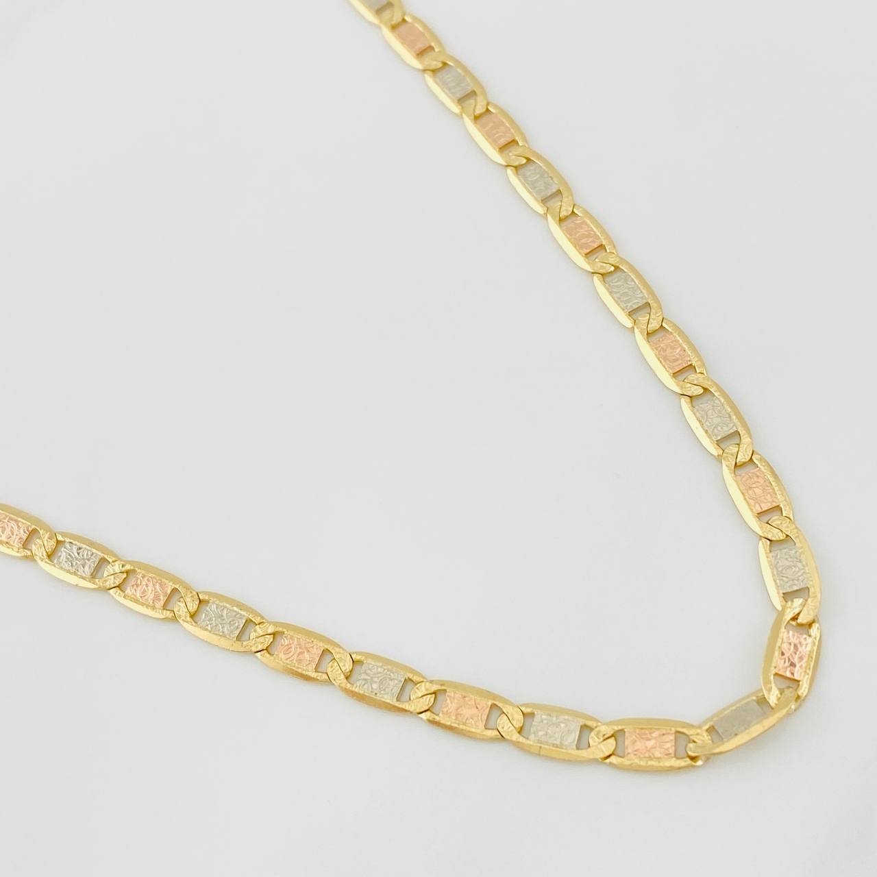 Cadena Escalera Plana 21.15g / 60cm / 4.1mm Tres Oros 18K