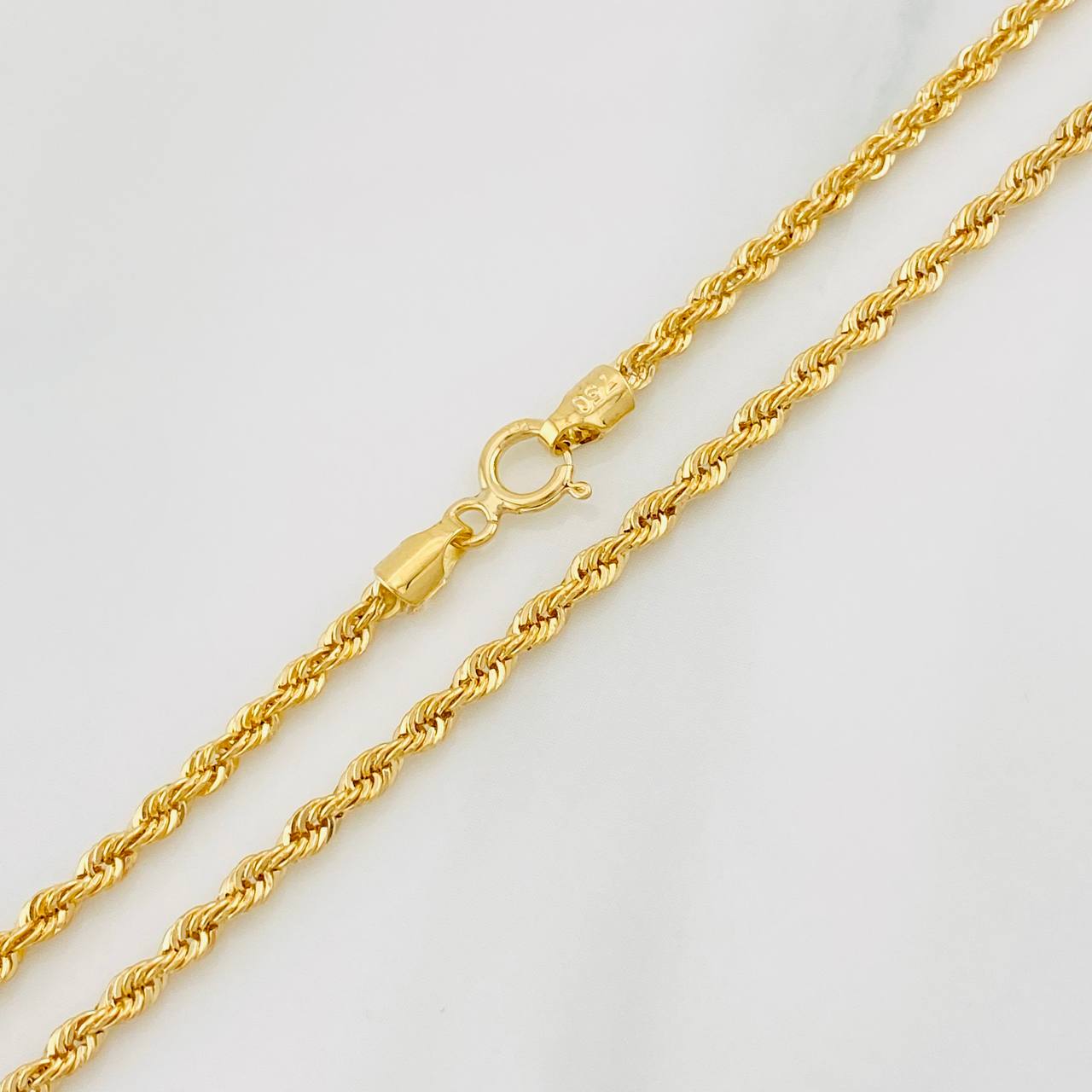 Cadena Lazo 2.7g / 50cm / 2.1mm Oro Amarillo 18K