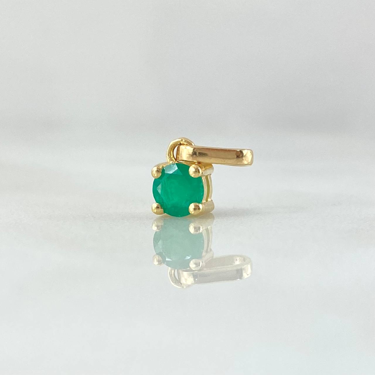 Dije Circulo 0.7gr / 1cm / Esmeralda 35pts Oro Amarillo 18K (Joya)
