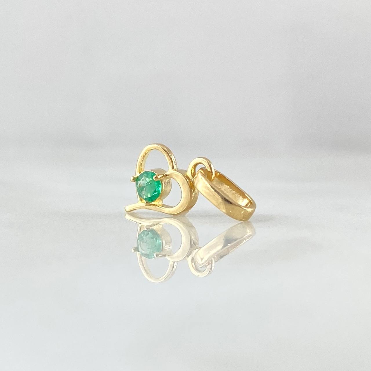 Dije Solitario en Corazón 0.7gr / 1.5cm / Esmeralda 8pts Oro Amarillo 18K (Joya) *