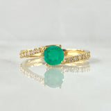 Anillo Solitario Oblicuo Tupido 2.1gr / T7 1/4 / Esmeralda 58pts Diamantes 19pts Oro Amarillo 18K (Joya) *