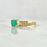 Anillo Solitario Oblicuo Tupido 2.1gr / T7 1/4 / Esmeralda 58pts Diamantes 19pts Oro Amarillo 18K (Joya) *