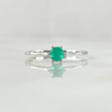 Anillo Solitario Puente 1.25gr / T6 1/2 / Esmeralda 26pts Oro Blanco 18K (Joya) *