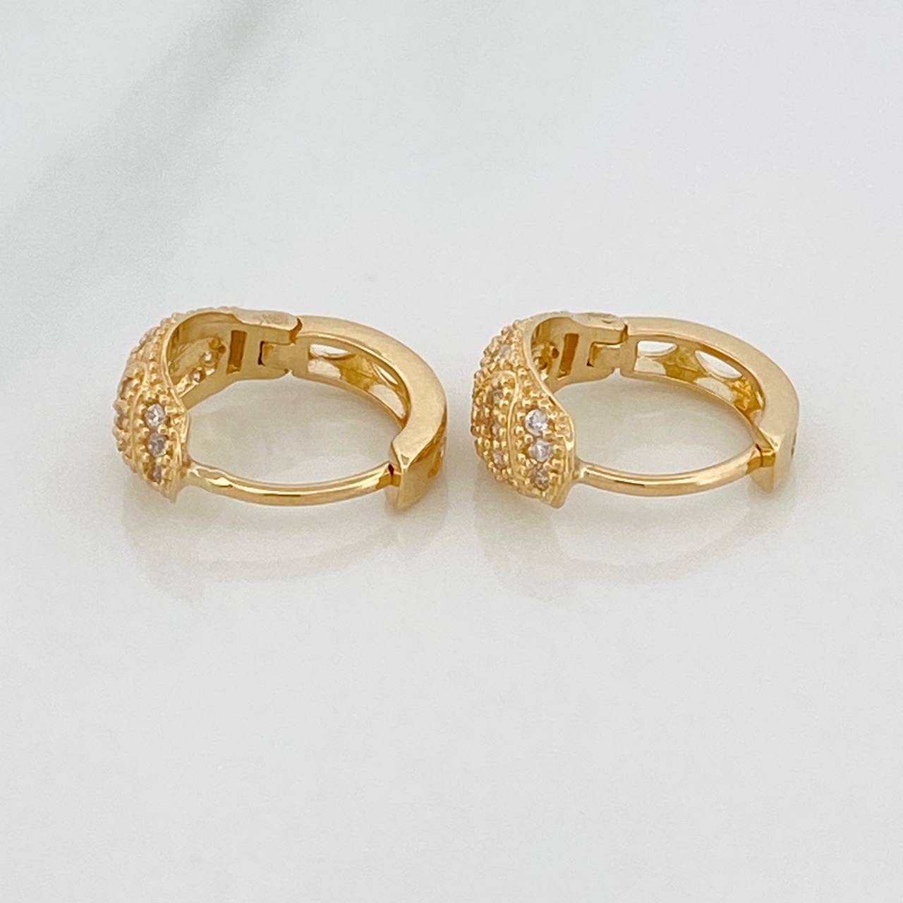 Candongas Zig Zag Basteada 2.9gr / 1.3cm / Oro Amarillo 18K %
