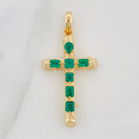 Dije Cruz Tronco Esmeraldas 1.70 qts 5.3gr / 4.6cm / Oro Amarillo 18K %