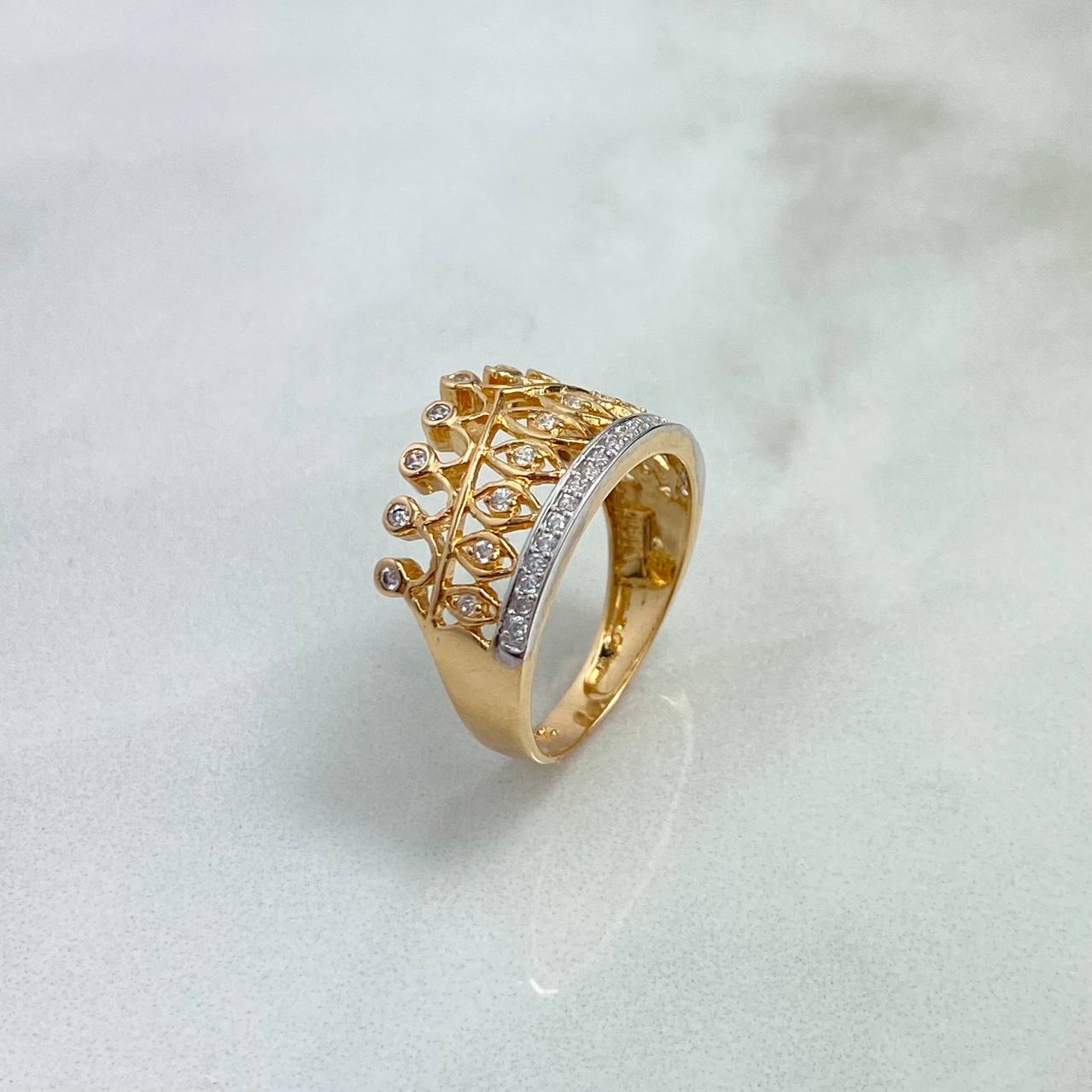 Anillo Corona Real 15s 3.55gr / T6 / Circones Blancos Dos Oros Amarillo Blanco ©