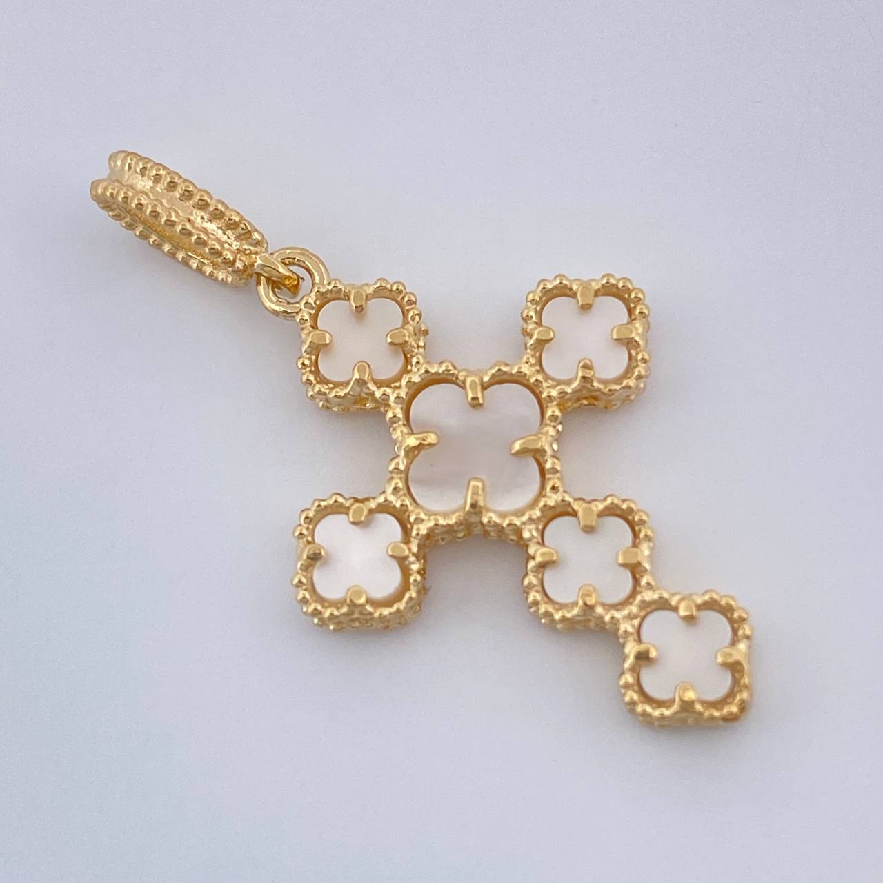 Dije Cruz Trebol Punteado 2.65gr / 3.3cm-Oro Amarillo 18K +