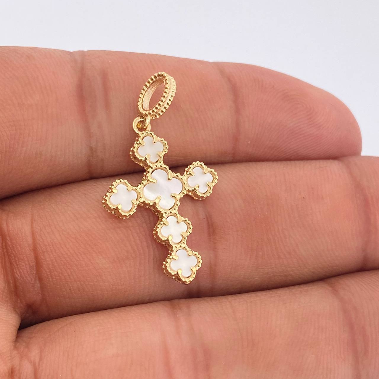 Dije Cruz Trebol Punteado 2.65gr / 3.3cm-Oro Amarillo 18K +