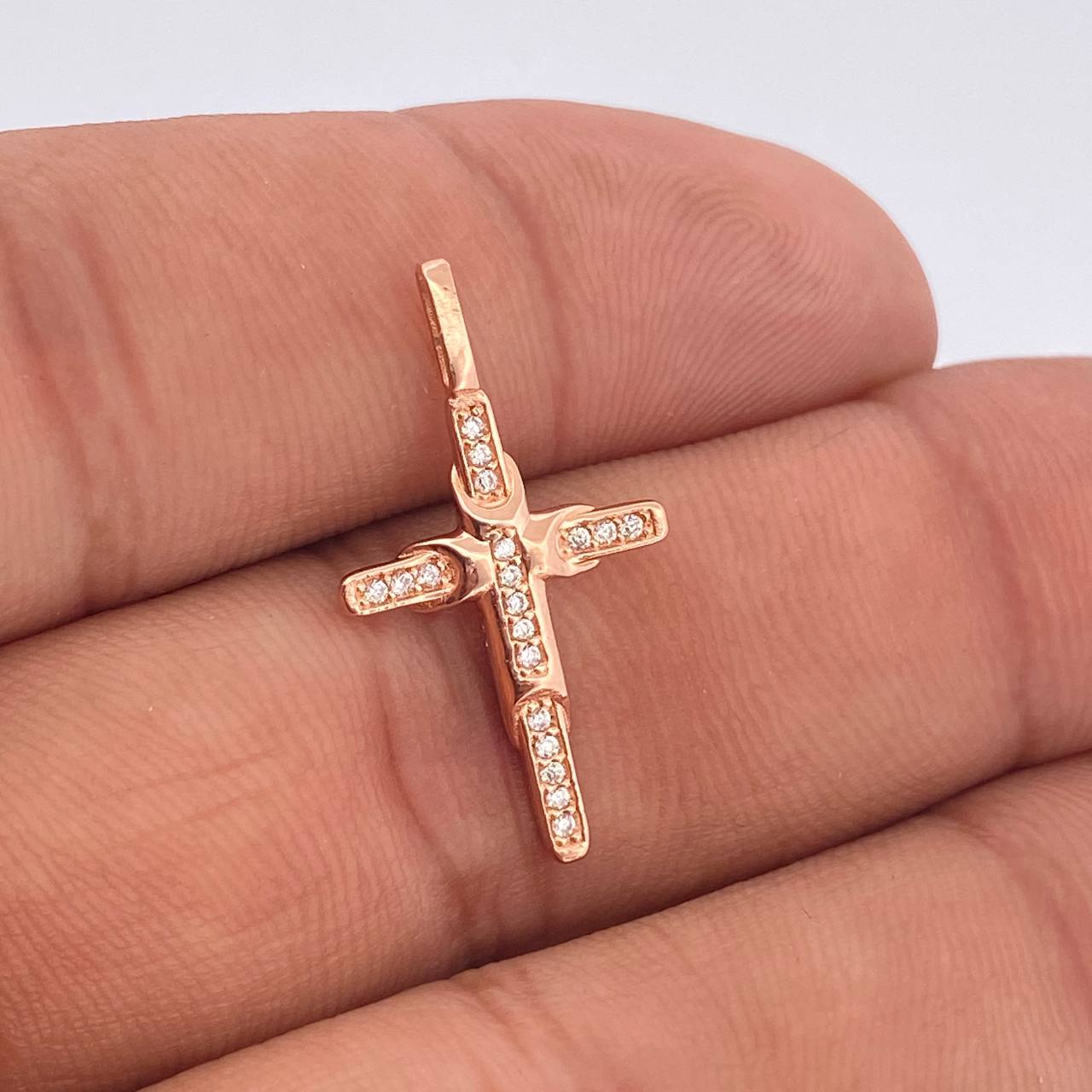 Dije Cruz Capas 1.15gr / 2.7cm-Oro Rosa 18K +