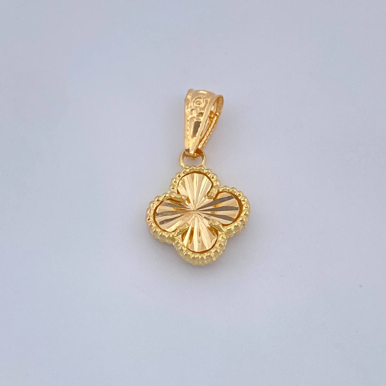 Dije Trebol 1.35gr / 1.7cm-Oro Amarillo 18K %