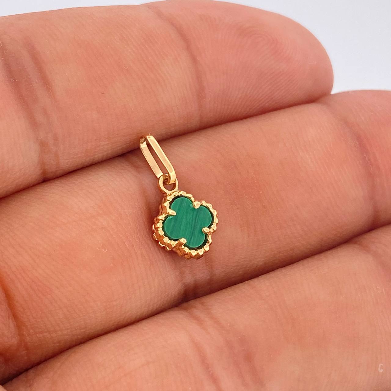 Dije Trebol 0.75gr / 1.7cm-Oro Amarillo 18K +