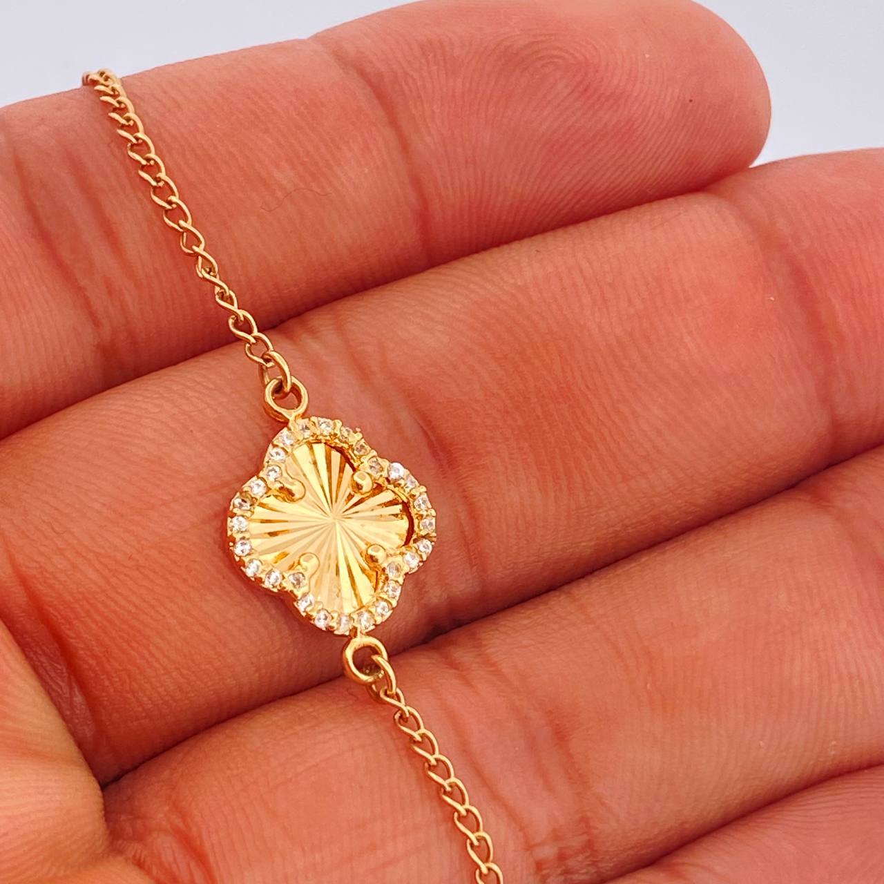 Pulso Trebol Aro Seguido 2.45gr / 18.8cm-2.35mm Oro Amarillo 18K %