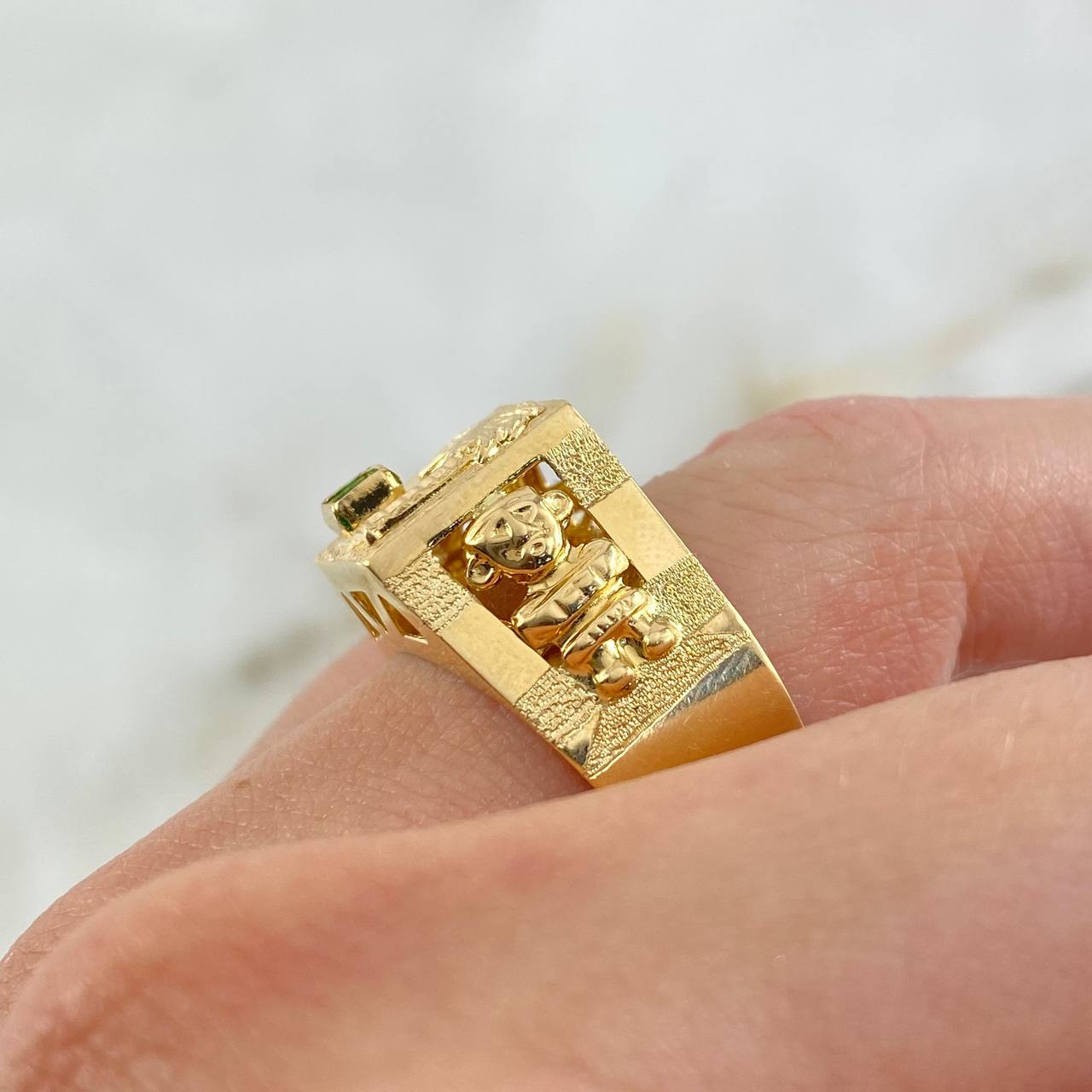 Anillo Palma Quimbaya 4.5gr / T11 4/4 / Circones Verdes Oro Amarillo ©