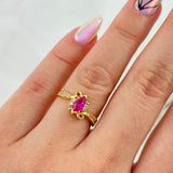 Anillo Marquesa Basteada 2.25gr / T5 3/4 / Circones Blancos-Fucsia Oro Amarillo