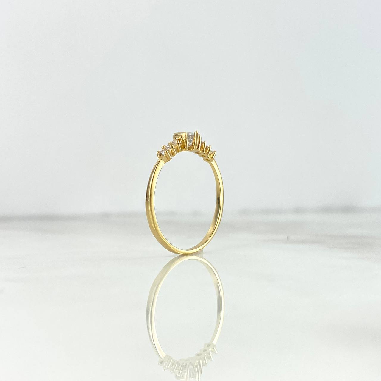 Anillo Solitario Triple 1.75gr / T8 / Circones Blancos Oro Amarillo *